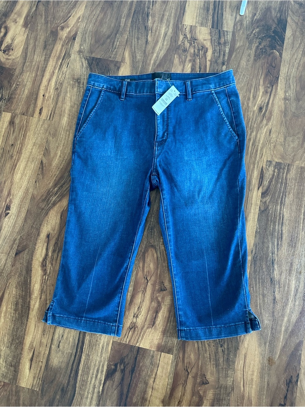 White House Black Market Women's Blue Denim Capri Jeans